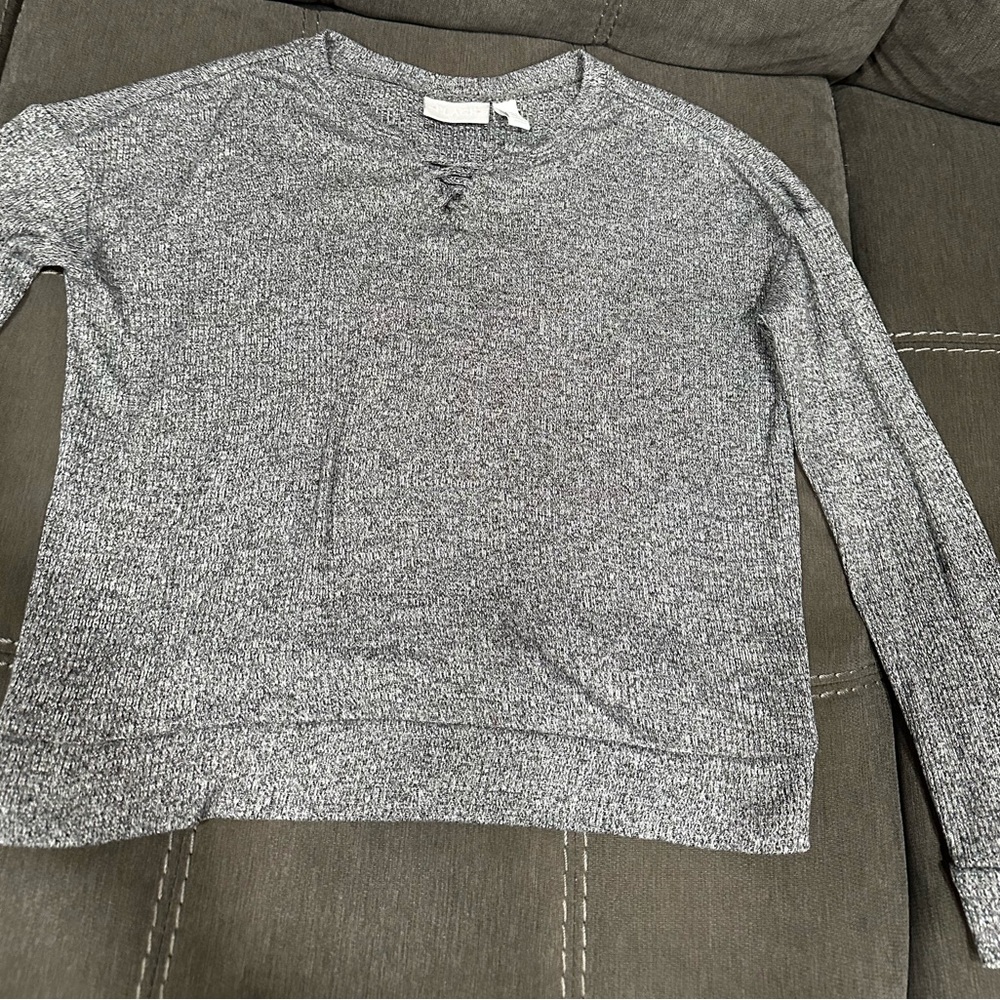 Ribbed knitted gray long sleeve
